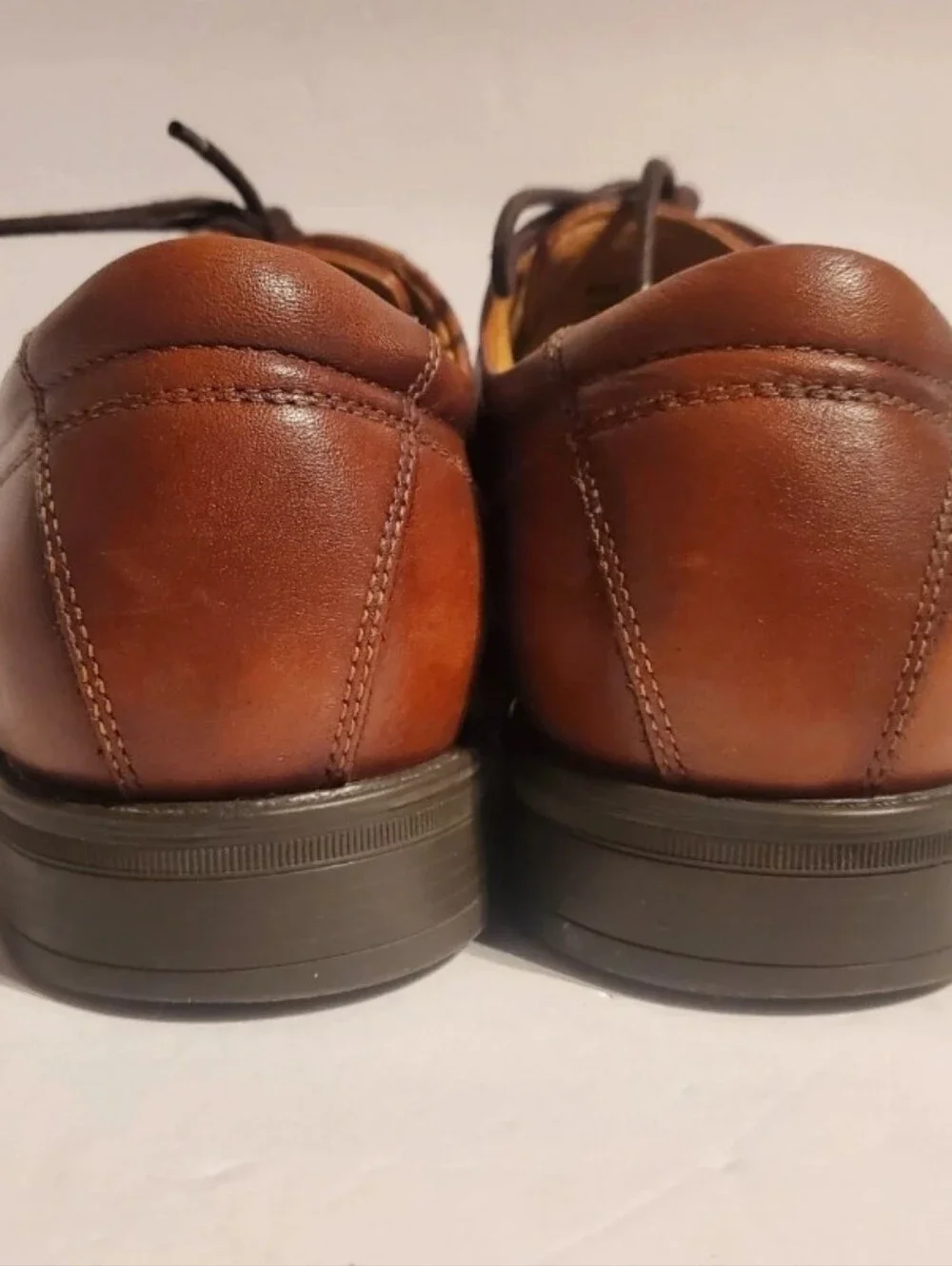 Florsheim Midtown Oxfords Cap Toe in Cognac Men's 8½